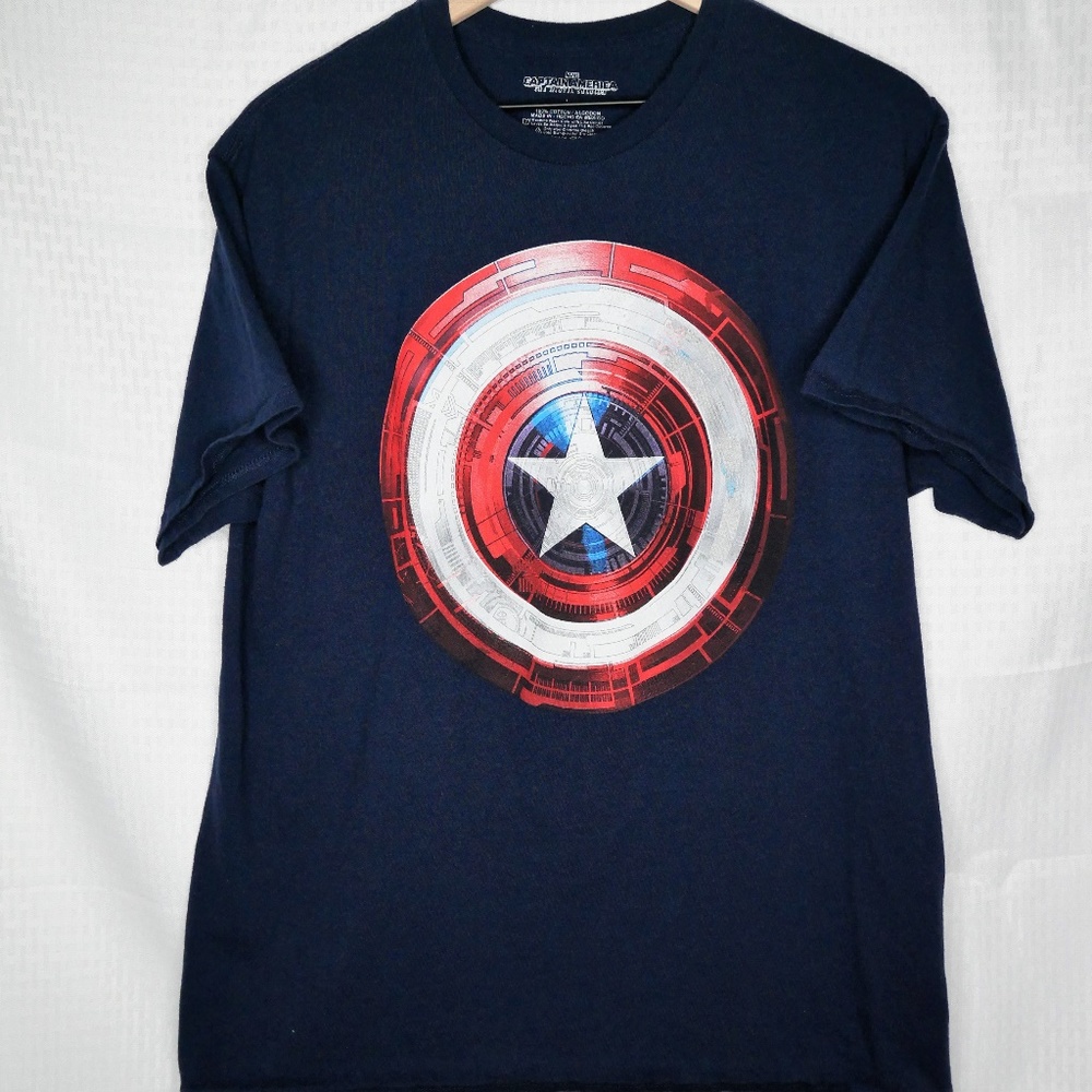 MARVEL - CAPTAIN AMERICA T-shirt - Size Large
